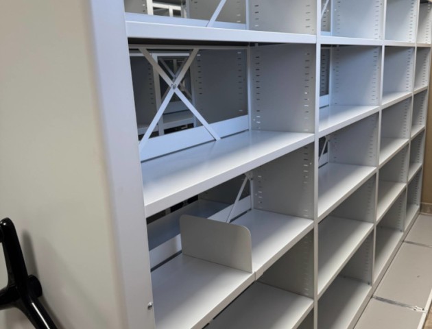 Мобильные стеллажи с подвижными ячейками