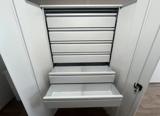 Стеллажи с выдвижными ящиками